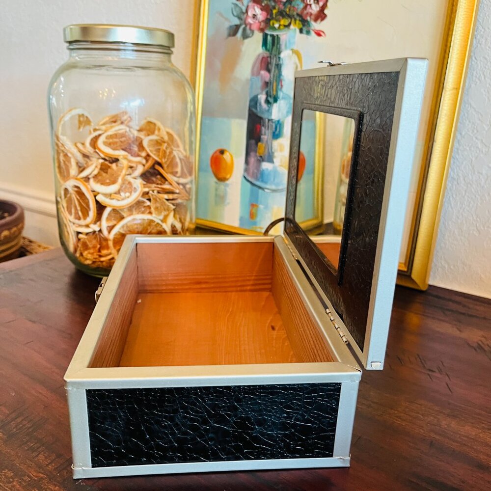 Antique 1920s Box Wood Metal Leather Floral Grandma Cottagecore Americana Histor - Picture 12 of 15